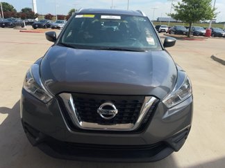Used 2019 Nissan Kicks S image 1