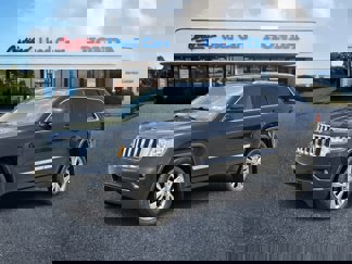 Used 2013 Jeep Grand Cherokee Laredo image 1