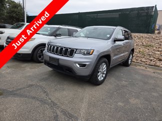 Used 2021 Jeep Grand Cherokee Laredo image 1