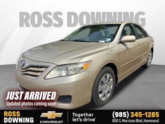 Used 2010 Toyota Camry LE image 1
