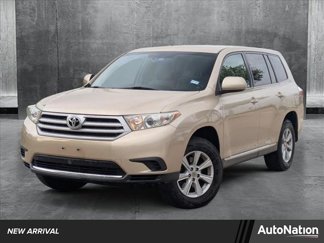 Used 2013 Toyota Highlander FWD image 1