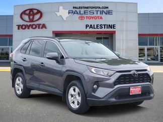 Used 2021 Toyota RAV4 XLE image 1