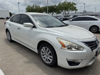 Used 2014 Nissan Altima 2.5 S image 1