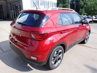 New 2025 Hyundai Venue SEL video 2