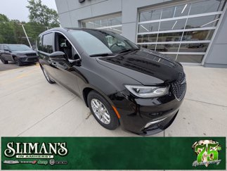New 2025 Chrysler Pacifica Select image 1