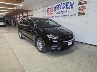 New 2025 Chrysler Pacifica Select image 1