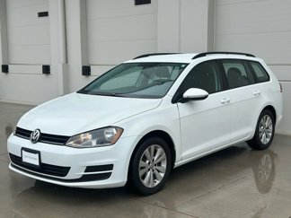 Used 2017 Volkswagen Golf S image 1