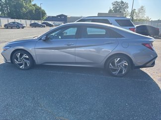 Used 2024 Hyundai Elantra SEL w/ Convenience Package image 1