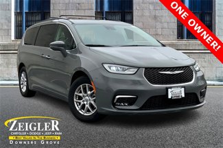 Used 2022 Chrysler Pacifica Touring-L image 1