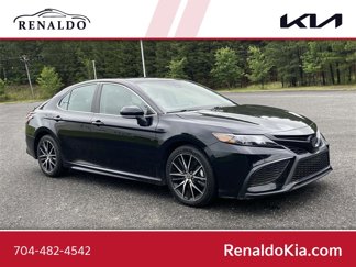 Used 2023 Toyota Camry SE image 1