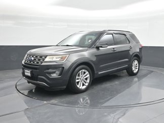 Used 2017 Ford Explorer XLT image 1