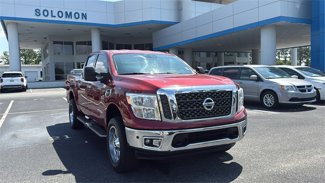 Used 2017 Nissan Titan SV image 1