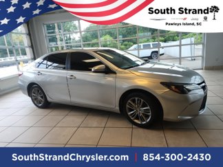 Used 2016 Toyota Camry SE image 1