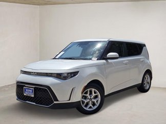 Used 2023 Kia Soul LX w/ LX Technology Package image 1