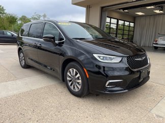 New 2025 Chrysler Pacifica Select w/ Uconnect Theater Family Group image 1