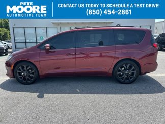 Used 2019 Chrysler Pacifica Limited w/ S Appearance Package image 1