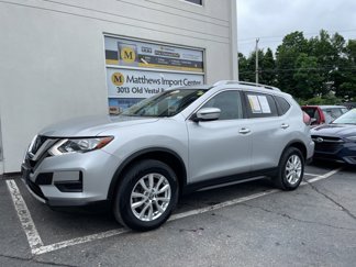 Used 2020 Nissan Rogue SV image 1