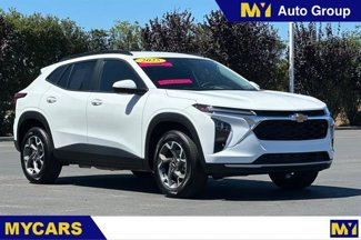 Used 2025 Chevrolet Trax LT image 1