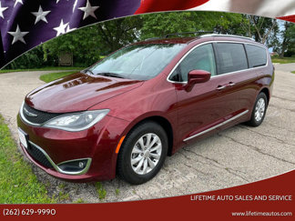 Used 2019 Chrysler Pacifica Touring-L image 1
