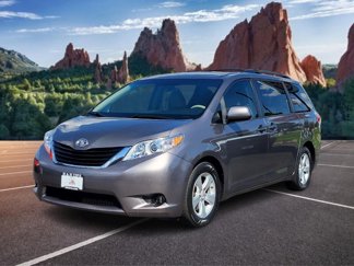 Used 2011 Toyota Sienna LE video 1