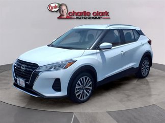 Certified 2023 Nissan Kicks SV image 1