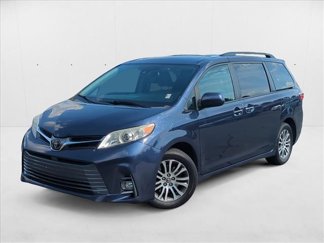 Used 2018 Toyota Sienna XLE video 1