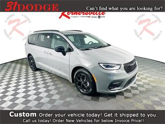 New 2025 Chrysler Pacifica Premium image 1