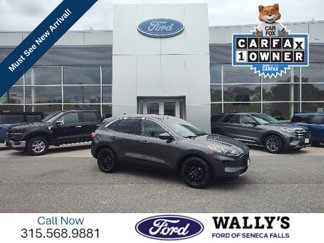 Used 2020 Ford Escape SE image 1