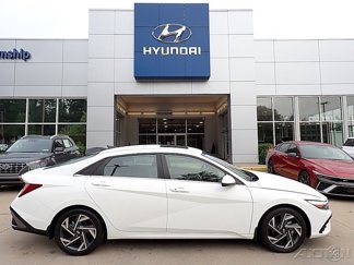Used 2024 Hyundai Elantra SEL w/ Convenience Package image 1