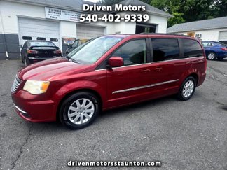 Used 2013 Chrysler Town & Country Touring image 1