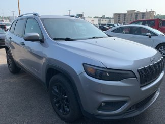 Used 2019 Jeep Cherokee Latitude Plus w/ Comfort/Convenience Group image 1