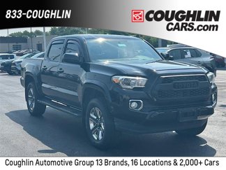 Used 2017 Toyota Tacoma Limited image 1