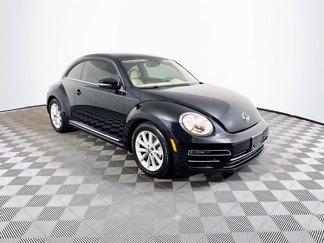 Used 2018 Volkswagen Beetle 2.0T SE image 1