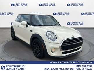 Used 2018 MINI Cooper 2-Door Hardtop image 1
