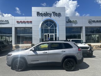 Used 2019 Jeep Cherokee Latitude Plus image 1