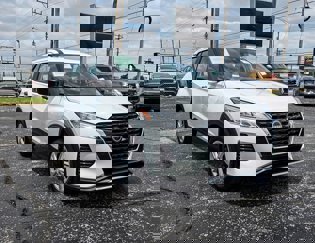 Used 2024 Nissan Kicks S image 1