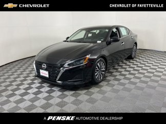 Used 2023 Nissan Altima 2.5 SV image 1
