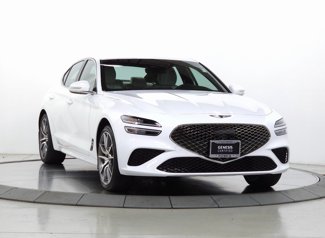 Used 2025 Genesis G70 2.5T image 1