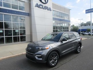 Used 2022 Ford Explorer XLT w/ Equipment Group 202A image 1