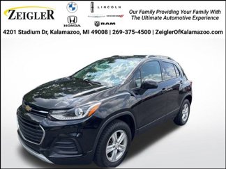 Used 2022 Chevrolet Trax LT w/ Driver Confidence Package image 1