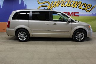 Used 2015 Chrysler Town & Country Touring-L image 1