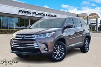 Used 2019 Toyota Highlander XLE image 1