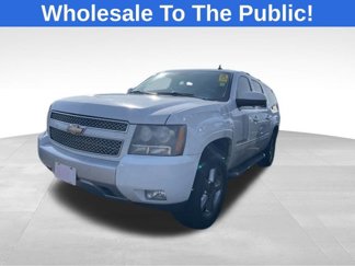 Used 2011 Chevrolet Suburban LT image 1