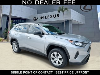 Used 2019 Toyota RAV4 LE image 1