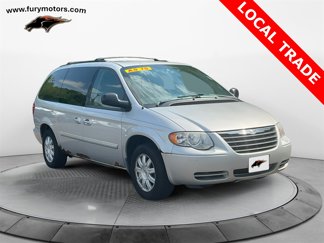 Used 2007 Chrysler Town & Country Touring image 1