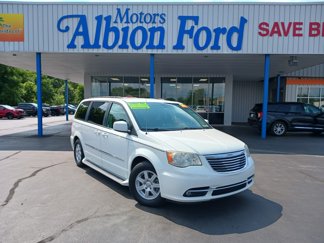 Used 2011 Chrysler Town & Country Touring image 1