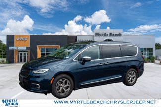 Used 2022 Chrysler Pacifica Limited image 1