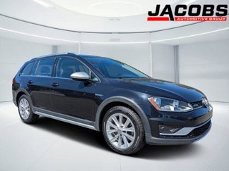 Used 2017 Volkswagen Golf Alltrack S image 1