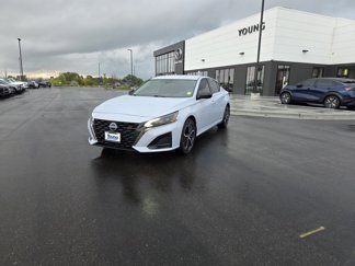 Used 2023 Nissan Altima 2.5 SR video 1