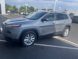 Used 2016 Jeep Cherokee Limited image 1